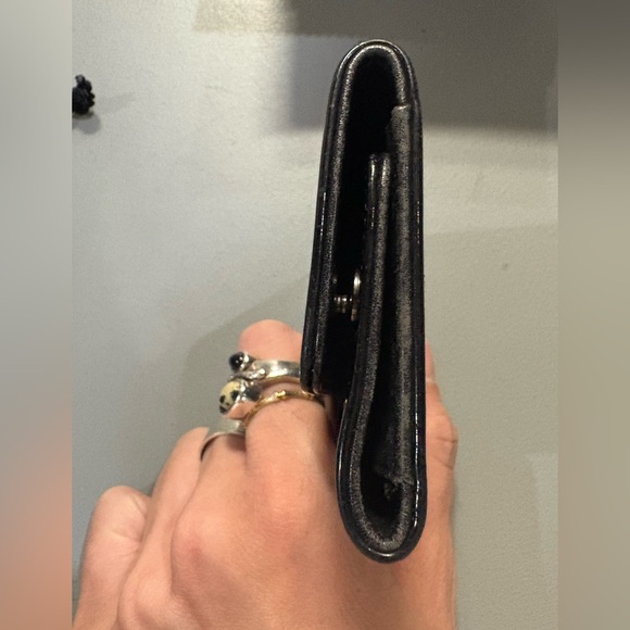 Preloved CHANEL Key holder in Black Patent leather - Picture 10 of 10